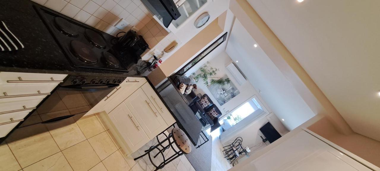 V&A Waterfront Marina Family Apartment 101 Altmore 开普敦 外观 照片